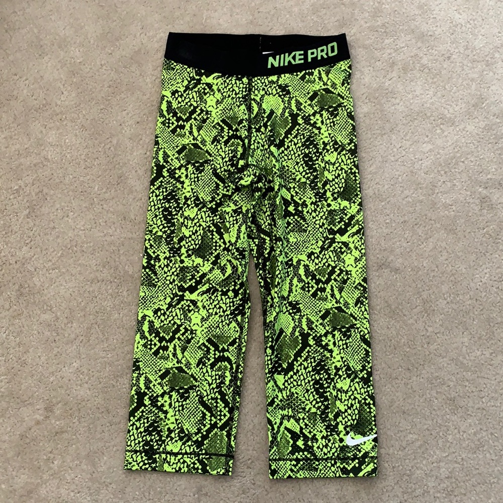 Women’s Nike Printed Capris (size XS)